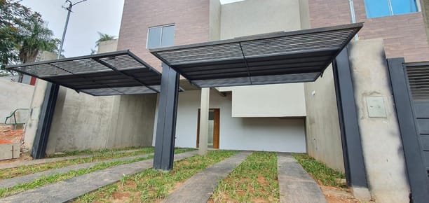 Hermoso Duplex De 3 Dormitorios  En Lambaré