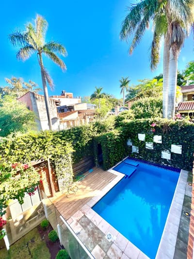 Vendo Amplia Residencia De 5 Dormitorios Con Piscina Zona Club Centenario