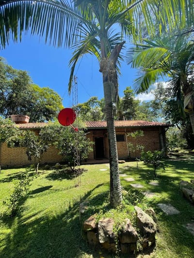 Vendo Hermosa Casa Quinta De 3 Dormitorios En Areguá Con Vista Al Lago Ypacarai