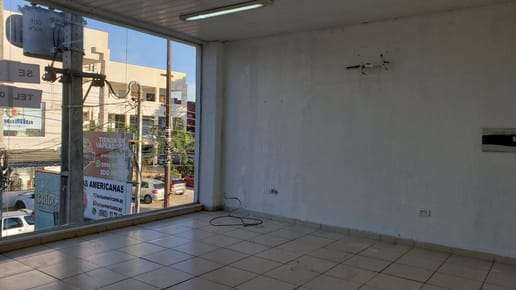 Alquilo Local de 25 M2 En Fdo. de la Mora a pasos de Mcal Lopez