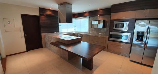 Vendo o Alquilo Penthouse De 500 m2 Sobre Avda. Santa Teresa