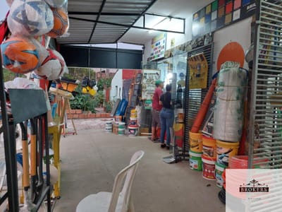 Vendo Ferreteria (Llave de negocio)con mercaderias inc. ubicado en San Antonio