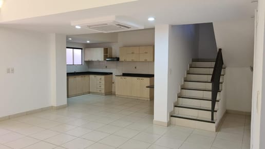 Vendo Duplex de Tres Dormitorios con Area de Servicio En Luque