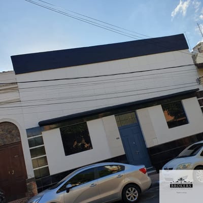 Alquilo Casa para Oficina, consultorios, de 5 ambientes, Bo. La Encarnación