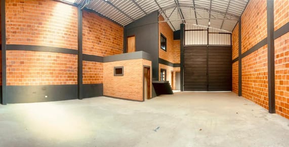 Alquilo Deposito De 330 M2 En Mariano Roque Alonso