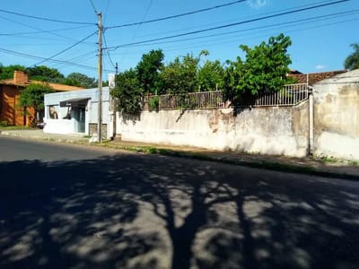 Vendo terreno en esquina en Barrio Recoleta de sup. 551 m2.