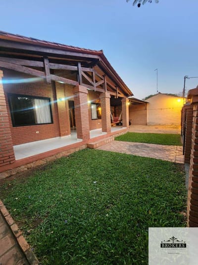 Vendo Casa De 5 Dormitorios Con Piscina En San Bernardino