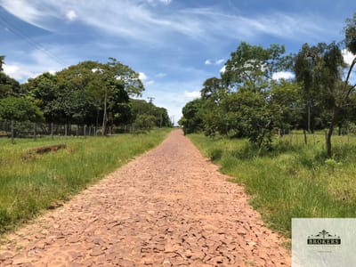 Terreno en venta de 430m2 ubicado en Ytu Caacupé a 4 Cuadras del Arroyo