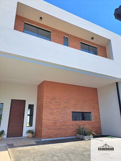 Dúplex en Venta con Amplio patio y cochera en Loma Merlo Luque