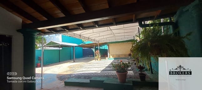Vendo Casa con Estac. con Salida de Calle a Calle En Barrio Mcal Estigarribia