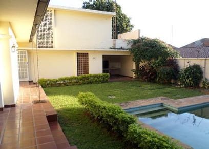 Vendo Amplia Residencia De 4 Dormitorios Con Piscina En Barrio Recoleta