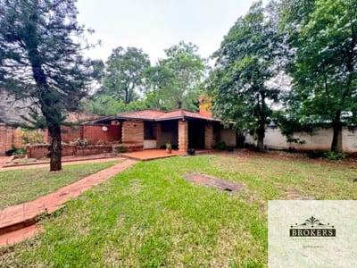 Casa En Venta 3 Dormit. Sup. 946 M2. En Bo. Santo Domingo-lambaré