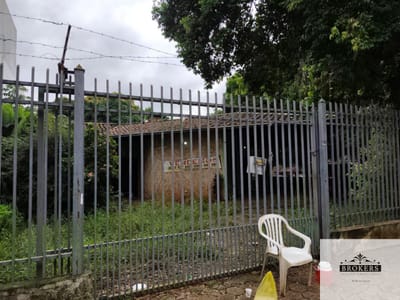 Vendo Propiedad de 1056 M2 con Casa en importante zona de San Lorenzo