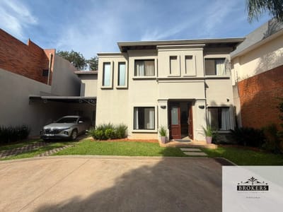 Alquilo Casa Amoblada en Condominio, zona Conmebol, Barrio América,Luque