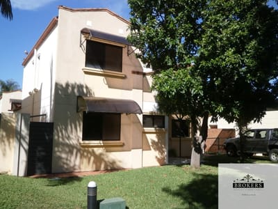 Vendo Casa en Condominio en Villa Adela,  4to. Barrio, Luque