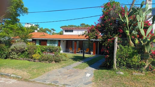 Casa La Tregua - Playa Mansa 5 Dom. 4 Baños- Cel. 099904259