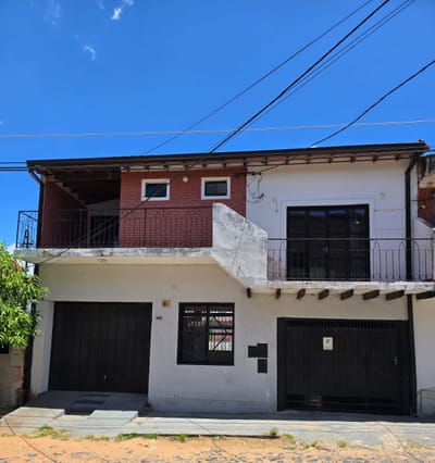 Vendo casa en Barrio Obrero.