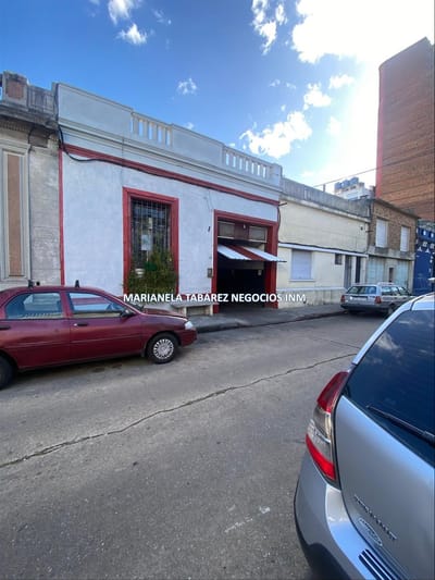 Venta amplio  Local con Vivienda , al frente