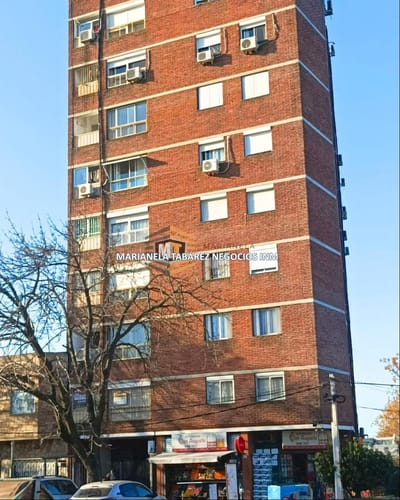 Alquiler apartamento 2 dormitorios al frente , a pasos de Nuevocentro