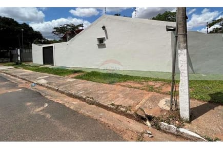 EN VENTA CASA EN LAMBARE ZONA SAN ISIDRO 