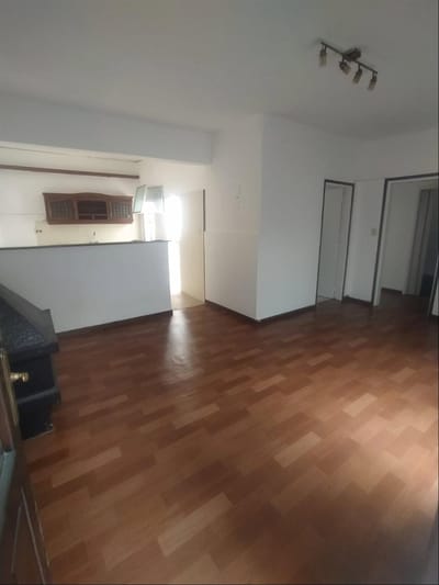 Alquiler Apartamento 2 Dormitorios , patio en Malvín a una cuadra Rambla
