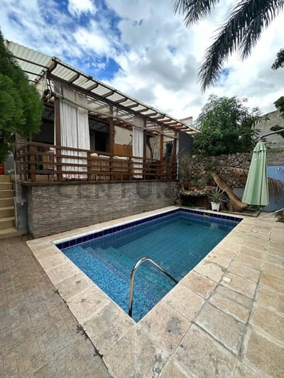 VENDO AMPLIA CASA EN SAN VICENTE-ASUNCION