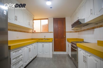 ALQUILA DPTO. DUPLEX EN MIRAFLORES | DOBLE ZONA DE PARQUEO | EDIFICIO PEQUEÑO 