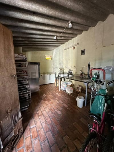 Vendo chalet en esquina en Barrio la Amistad-Luque