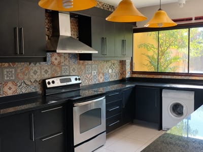 VENDO CASA EN BARRIO HIPÓDROMO