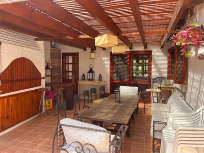 Alquiler Temporada Casa 4 Dormitorios En Zona Colegios, Marly, Punta Del Este
