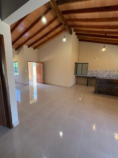 Casa a estrenar en Limpio – Estilo moderno 