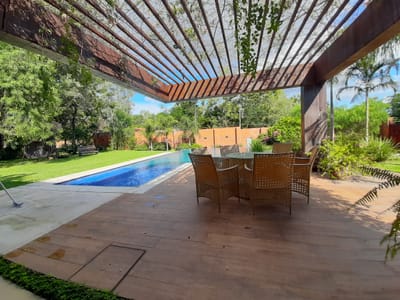 Imponente Residencia De 3.500 M2 En San Bernardino