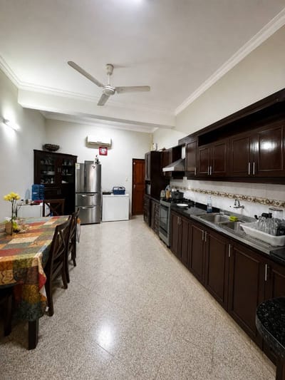 Vendo amplia casa en Fernando de la Mora Zona Sur