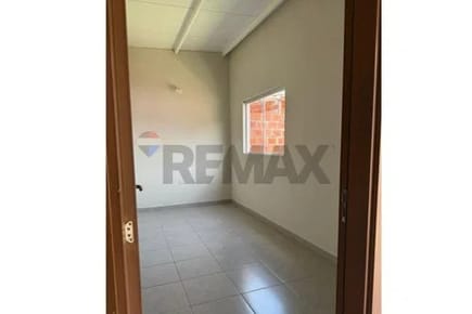 ALQUILO CHALET EN AREGUA