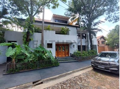 EN VENTA HERMOSA RESIDENCIA EN EL BARRIO LAS MERCEDES