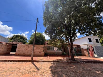 VENDO CASA COLONIAL EN FERNANDO DE LA MORA