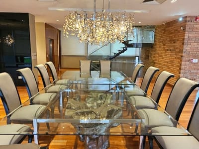 ALQUILO RESIDENCIA EXCLUSIVA DE 3 NIVELES EN VILLA MORRA