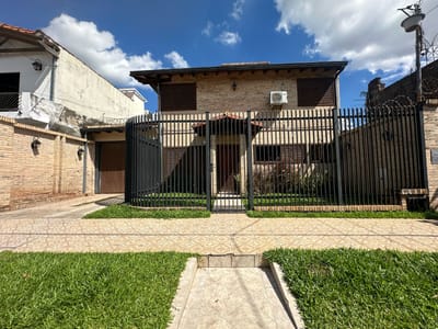 VENDO CASA EN FERNANDO DE LA MORA
