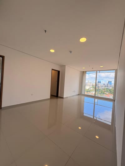 SANTÍSIMA TRINIDAD, EN VENTA, AMPLIO DEPTO DE 2 DORMITORIOS.