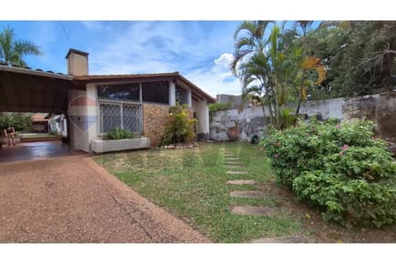 VENDO CASA EN MARISCAL ESTIGARRIBIA ZONA BAUTISTA
