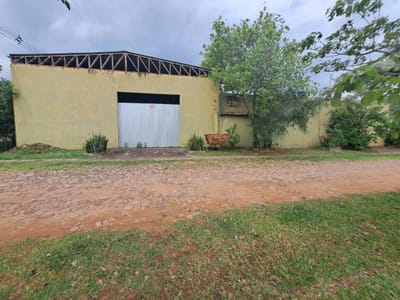 VENDO COMPLEJO INDUSTRIAL CON TINGLADO, OFICINAS Y AMPLIO ESTACIONAMIENTO 