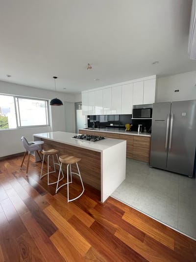 Lindo flat con cocina abierta