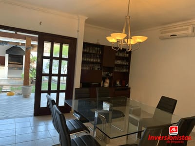 EXCELENTE CASA DE 4 DORMITORIOS EN VENTA 