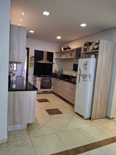 VENDO HERMOSA CASA EN CAACUPE