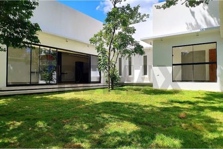 Casa - Alquiler - San Bernardino, Paraguay