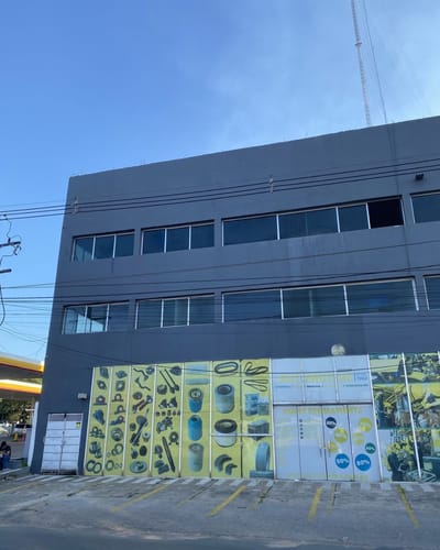 ALQUILO EDIFICIO CORPORATIVO SOBRE AVDA. JFE- FERNANDO DE LA MORA
