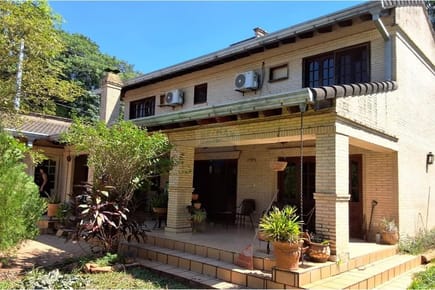 VENDO CASA C/ PISCINA SAN LORENZO-Bo. SAN LUIS