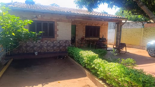 VENDO CASA EN VALLE PUCU - AREGUA