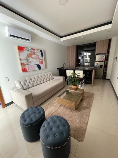ALQUILER HERMOSO DEPARTAMENTO AMOBLADO , SKY LUXURY EQUIPETROL NORTE