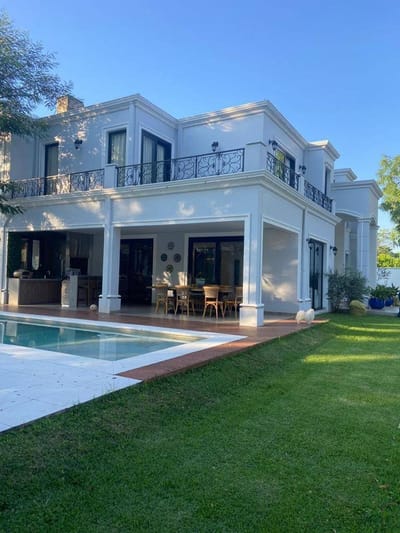 EN ALQUILER CASA RESIDENCIAL EN MARIANO ROQUE ALONSO